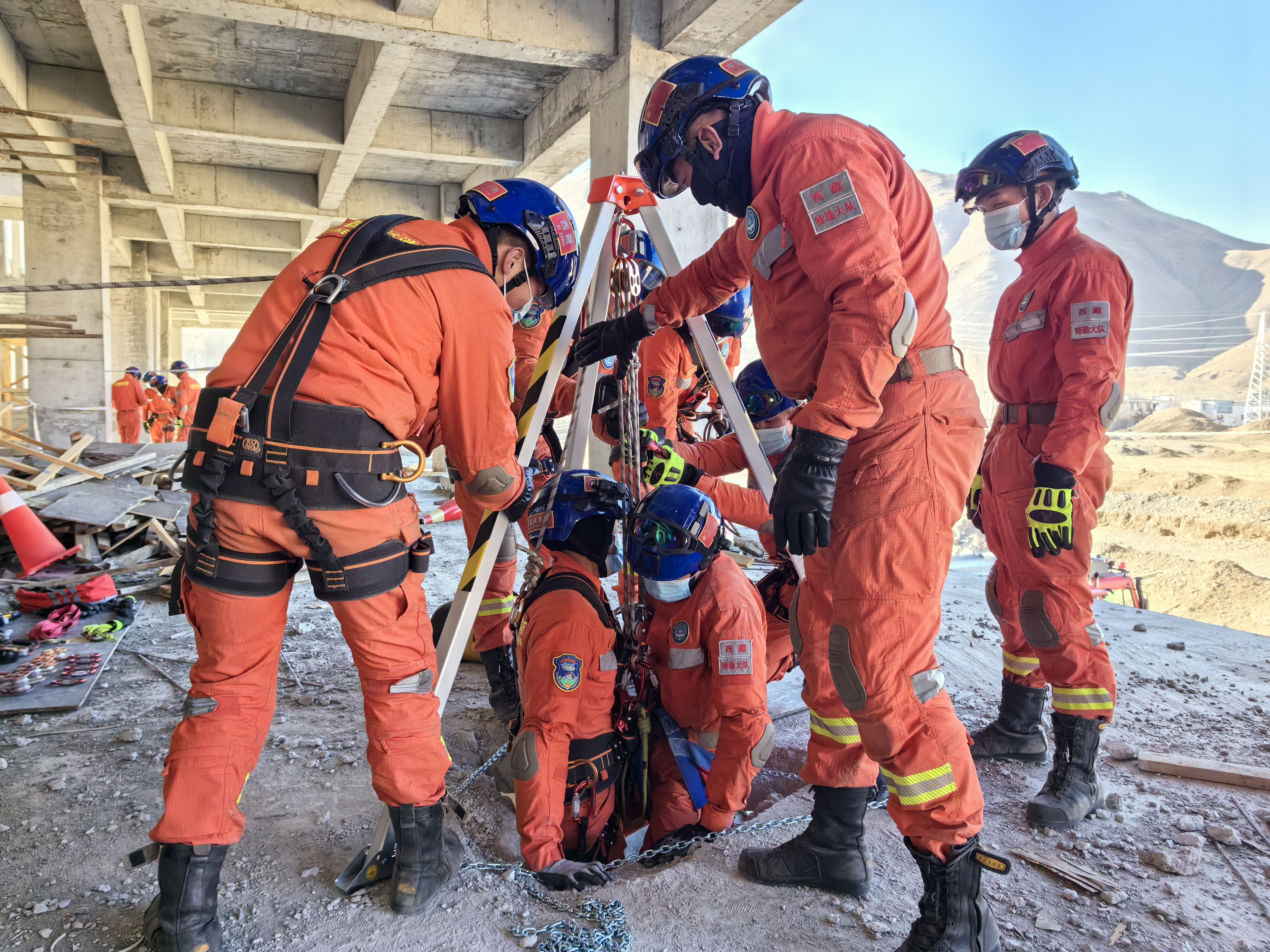 拉萨市森林消防大队组织开展地震救援实战化训练